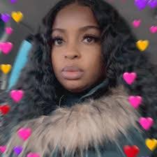 Michelle Armstrong's Instagram, Twitter & Facebook