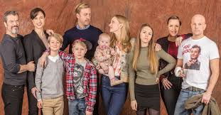 Petra beskriver sig själv som en person med ständigt spring i benen och när hon pratar i telefon brukar hon fixa. This