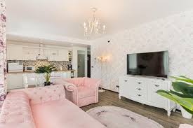 (iv) panel dan rak pameran setiap bilik disediakan dengan kelengkapan dan ruang pameran untuk tujuan mempamerkan hasil kerja murid. English Home In Silver Mountain Resort Poiana Brasov Poiana Brasov Harga Terkini 2021