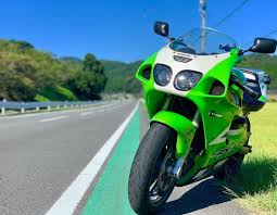 morimori zx7rさんはinstagramを利用しています ハードな土日だったので今日はバイクはおやすみ なので昨日の写真を 有意義な3連休でした 祝日ってサイコー 来週も3連休サイコー kawasaki motorcycles kawasaki zx7r road racing bike