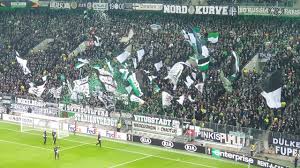Welcome to the english fan page for german club borussia monchengladbach! All Scenes Of Borussia Monchengladbach Fans From The Dramatic 90min Win Vs Roma Youtube