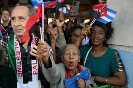 Flotilha com 30 toneladas de alimentos e 73 painéis solares chega a Cuba