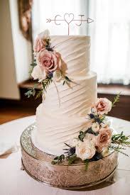 Looking for some unique wedding cake ideas and inspiration? 10 Easy Ways To Create A Simple And Elegant Wedding Cake Of Your Own Elegantweddinginvites Com Blog