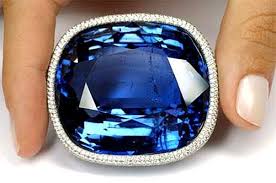 World S Largest Faceted Blue Sapphire At 486 Carats Is Shrouded In Mystery Gemstones Big Gemstone Blue Gemstones