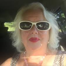 대부분의 인생을 깊은 인디애나에서 살았고, 카톨릭 신자로 태어나고 자랐고, 나는 임무를 마쳤다.