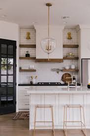 In hgtv series 'restored by the fords', leanne and steve ford renovate older homes in rural pennsylvania that are a bit out of the ordinary and unconventional. Villa Bonita Kitchen Details Resources Becki Owens Elegant Kitchen Design Interior Design Kitchen Kitchen Interior