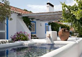 ¿está buscando una casa para comprar en portugal? A White Summer Cottage In Portugal Mar Rojo 19 Rustic House Porch And Terrace Countryside House