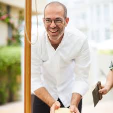 Ils s'affrontent dans des épreuves de plus en plus rudes et les nerfs de certains commencent à lâcher ! Chefs Foodball