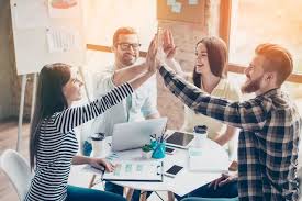 Descubra trabajadores felices imágenes de stock en hd y millones de otras fotos, ilustraciones y vectores en stock libres de regalías en la colección de shutterstock. Cinco Claves Para Alcanzar La Felicidad Laboral Innovacion