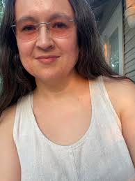 Violeta Garza's Instagram, Twitter & Facebook