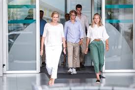 La infanta Cristina y sus hijos visitan a don Juan Carlos