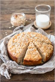 Ritagliate i bordi in eccesso, quindi aggiungere lamarmellata ricoprendo tutta la superficie. Torta Di Soli Albumi Con Yogurt E Miele Panelibrienuvole