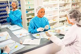 Wayne county community college in detroit is offering a pharmacy technology program where you can earn either an associate of applied science degree or a certificate. Certified Pharmacy Technician Top School For Pharmacy Technicians Glendale Career College