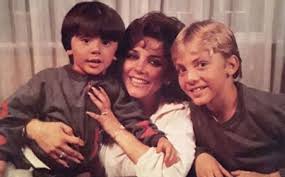 Un niño en el colegio me enseño una foto y me dijo 'ah en 2017, a sus 86 años, valdés fue noticia por sus dificultades económicas. Veronica Castro El Es Michelle El Hermano De Cristian Castro