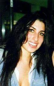 10 371 102 · обсуждают: Amy 3 Young Amy Winehouse Winehouse Amazing Amy
