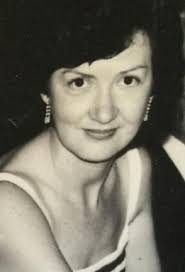 Elaine Darling's Instagram, Twitter & Facebook