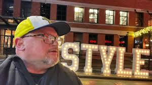 Anyone in greenville sc get an extra ticket for friday? 🥺🥺🥺