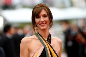 Doria tillier (born 27 march 1986) is a french actress. Cannes 2021 Doria Tillier Maitresse De Ceremonie De La 74e Edition