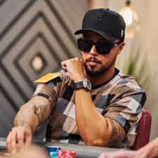 Pedro Bromfman avança no Dia 1C do WPT WC