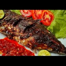 Terbukti setiap kali saya pulang dari belanja dan membawa ikan tongkol, mereka selalu menghampiri dan seolah memberi kode. Jual Ikan Bakar Cakalang Rica Sambal Matha Iloni Enak Halal Khas Manado Jakarta Selatan Onanama Kue Makanan Tokopedia