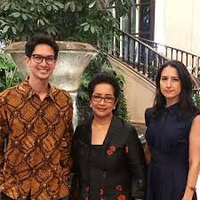 Kompas.com/andika aditiaartis peran dimas beck saat ditemui di kawasan melawai, kebayoran. Betah Melajang Ini 10 Potret Hangatnya Dimas Beck Dan Keluarga