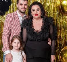 Oana roman, oana roman atacă biserica ortodoxă română: Cum A ReuÈ™it Oana Roman SÄƒ IÈ™i Cumpere Vila De 160 000 De Euro Imi Merge Bine In Ultima PerioadÄƒ Click