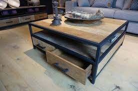 pin op salontafel