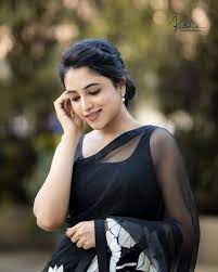 Priyanka Mohan Gorgeous Stills In Black Saree In 2021 Beautiful Women Videos Stylish Girl Images Girl Crush Fashion
