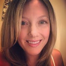 Jen Draper's Instagram, Twitter & Facebook