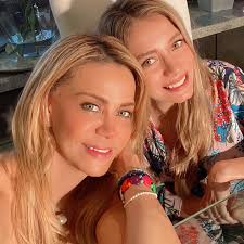 Entre más pasa el tiempo, más fuerte, más valiosa, más inquebrantable se  hace tu lista de #prioridades ... #lafamilia #teamo hija pollo🐥💓🌈