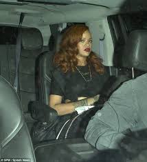 Rihanna is a huge soccer fan and first reached out to benzema during the 2014 world cup. Rihanna And Karim Benzema Enjoy Dinner Together In Santa Monica Daily Mail Online