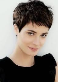 Kurzhaarfrisuren für mollige schönheit und pflege. Elegante Susse Haarschnitte Fur Kurze Dicke Haare Neue Haare Modelle Haarschnitt Kurz Haarschnitt Kurzes Dickes Haar