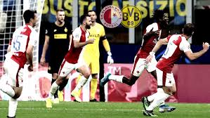 1998 wurde slavia zweiter, 1999 dritter, zudem gelang erneut der erfolg im nationalen pokalwettbewerb. Champions League News So Gefahrlich Ist Bvb Gegner Slavia Prag