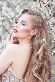 I capelli lunghi traduzione in inglese esempi italiano. Acconciature Sposa Capelli Lunghi Idee Semplici Da Realizzare Magazine Delle Donne