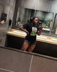 1 week down of eating mostly raw foods (and a lil tuna) 🎉 I was inspired  by my friend @loganrena_ (unbeknownst to her) to eat raw. I (believe she  did it for