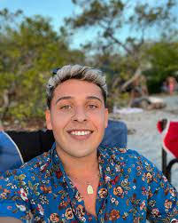 Alexander Quesada's Instagram, Twitter & Facebook