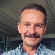 Are there men in Moses Lake interested in forming a Barbershop Quartet?