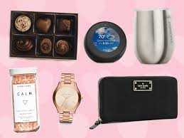 Candles make a great gift for just about any woman who loves to make their home smell good. Qsxszbvzq7nhwm