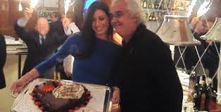 Elisabetta gregoraci (soverato, 8 febbraio 1980) è una showgirl, conduttrice televisiva ed ex modella italiana. Flavio Briatore Ed Elisabetta Gregoraci Cinque Anni Di Nozze E Champagne Gossip