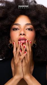 Il primo smalto effetto gel firmato #passionebeauty 💕 , Finish  professionale, colore ultra-pigmentato, effetto 3D e lunga tenuta in 32  colori iconici 💅 Avete trovato il vostro must have?