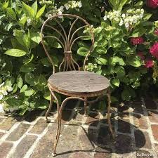 Chaise De Jardin Boutique Brocante De La Bruyere Objets Inattendus Chaise De Jardin Chaise Plancher Bois