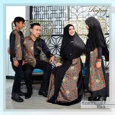 Contoh Desain Baju Batik Modern 2020 Di 2020 Wanita Pakaian Model Gaya Model Pakaian