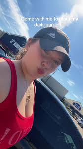 Olivia Shoemaker (@oliviashoemaker)