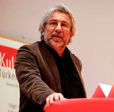 Can dündar, mustafa filmiyle, büyük kurtarıcı'nın asker ve yönetici yanlarından çok, insani yanları ön plana çıkarmayı denemiş. Can Dundar Journalist In Turkei Zu Mehr Als 27 Jahren Haft Verurteilt Welt