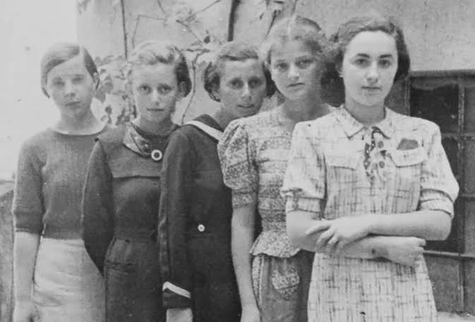 Auschwitz survivors: First Jews sent to the Nazi concentration camp were teenage girls - The Washington Post