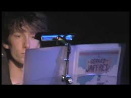 — je veux bien, répondit le petit prince, mais je n'ai pas beaucoup de temps. L Artiste Gerard Jaffres Youtube