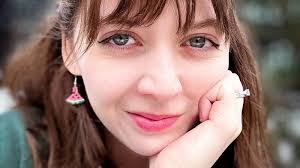 Serena Mills's Instagram, Twitter & Facebook