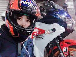 美環さんはinstagramを利用しています 昨日は夜な夜なオートバイ編集部で作業しちょりましたっ モーターマガジン社 norlan webオートバイ バイク通勤 美環 コスプレイヤー コスプレ 次世代コスプレイヤー アニメ ゲ bicycle helmet helmet bicycle
