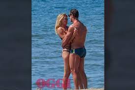 Mario cipollini a forte dei marmi con la giovane fidanzata francesca marcon tra baci e carezze molto appassionati (da oggi). Cipollini Indugia Sul Lato B Della Fidanzata Con Francesca Marcon E Ancora Amore E Passione Gallery