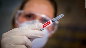The moderna covid‑19 vaccine has not been approved or licensed by the us food and drug administration (fda), but has been authorized for emergency use by fda, under an emergency use authorization (eua), to prevent coronavirus disease 2019 (covid‑19) for use in individuals 18 years of age and older. La Vacuna Contra El Coronavirus De Moderna Tiene Una Eficacia Del 94 5 Segun Datos De La Empresa Cnn
